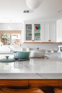 white marble countertops 